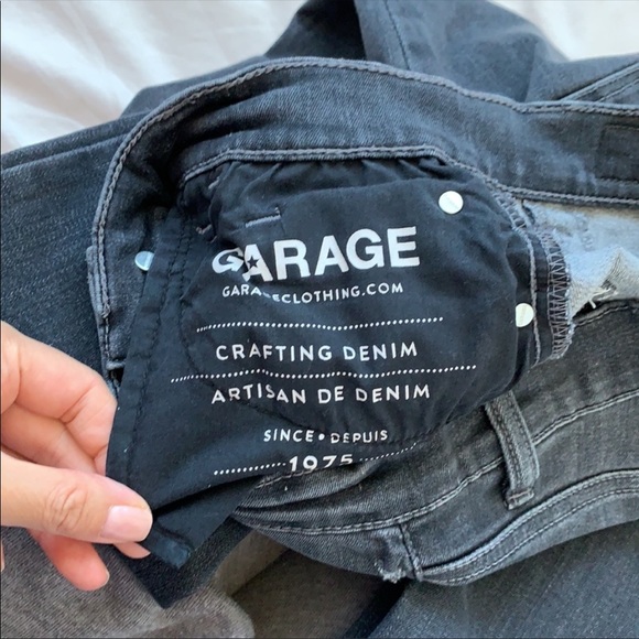 Garage clothing high rise black denim, distressing to knees, skinny, size 3 - Picture 4 of 7